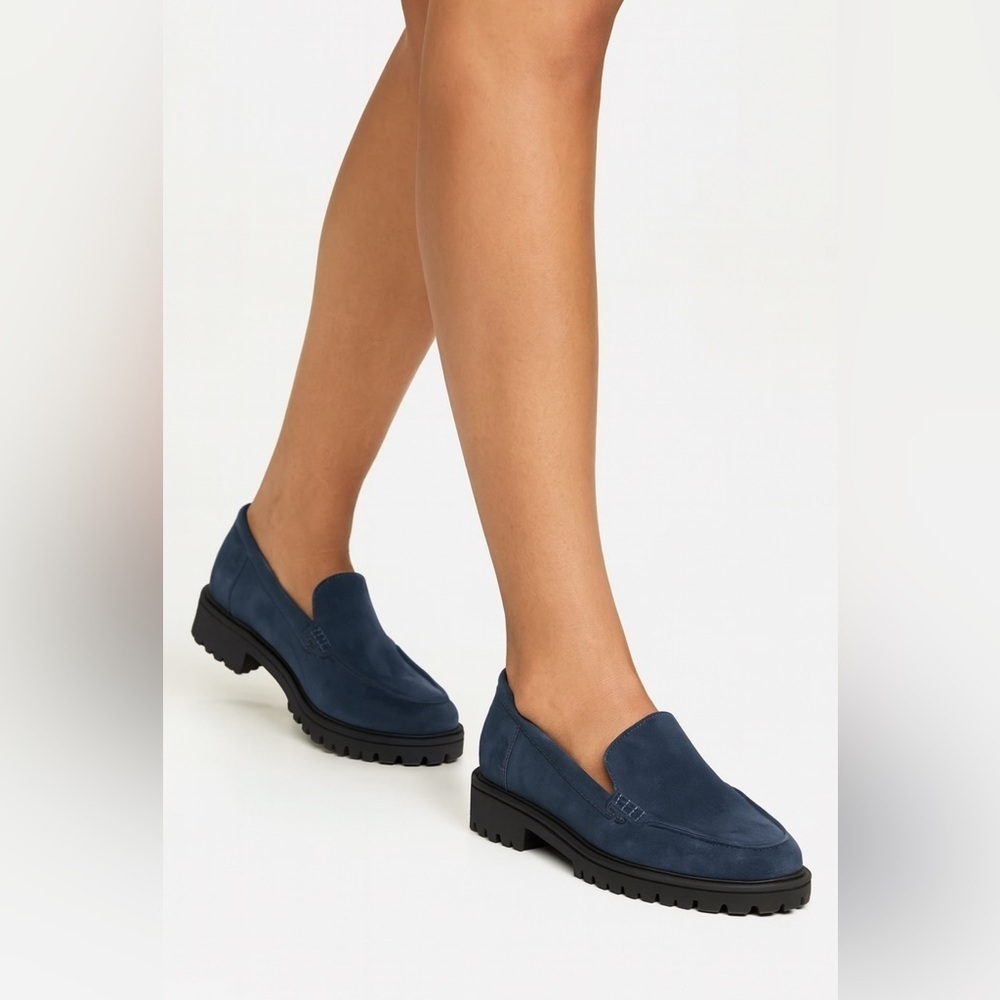 Hush Puppies Women's Navy Suede Loafers. Size-8.5